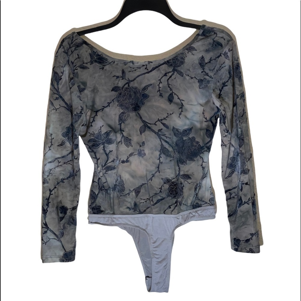 Buffalo Gray Velour Floral Bodysuit. Size S/P - Picture 3 of 6